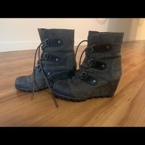 Size 7 Sorel Joan of Artic Wedge Mid